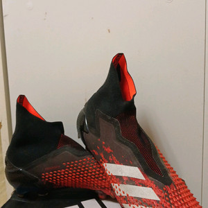 아디다스 축구화 이미지