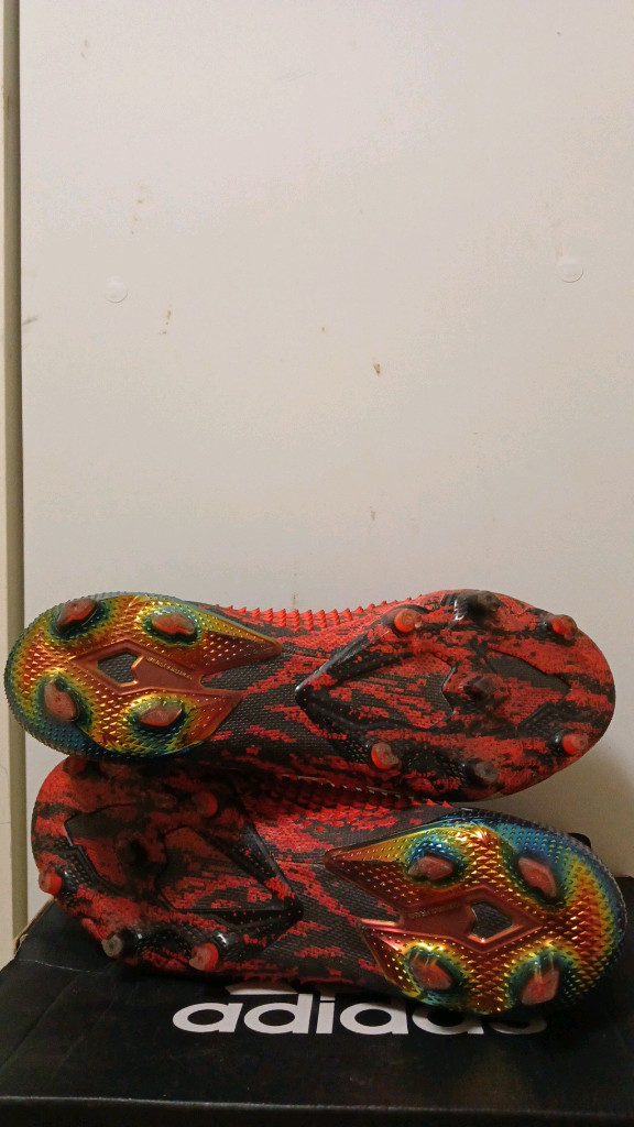 아디다스 축구화 이미지