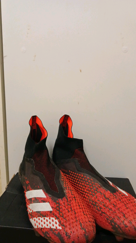 아디다스 축구화 이미지