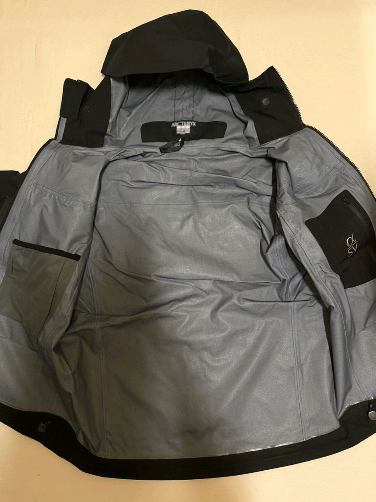 아크테릭스 알파SV 고어텍스 재킷 바람막이 이미지