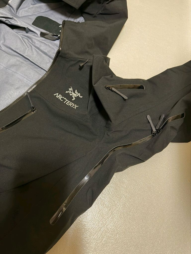 아크테릭스 알파SV 고어텍스 재킷 바람막이 이미지