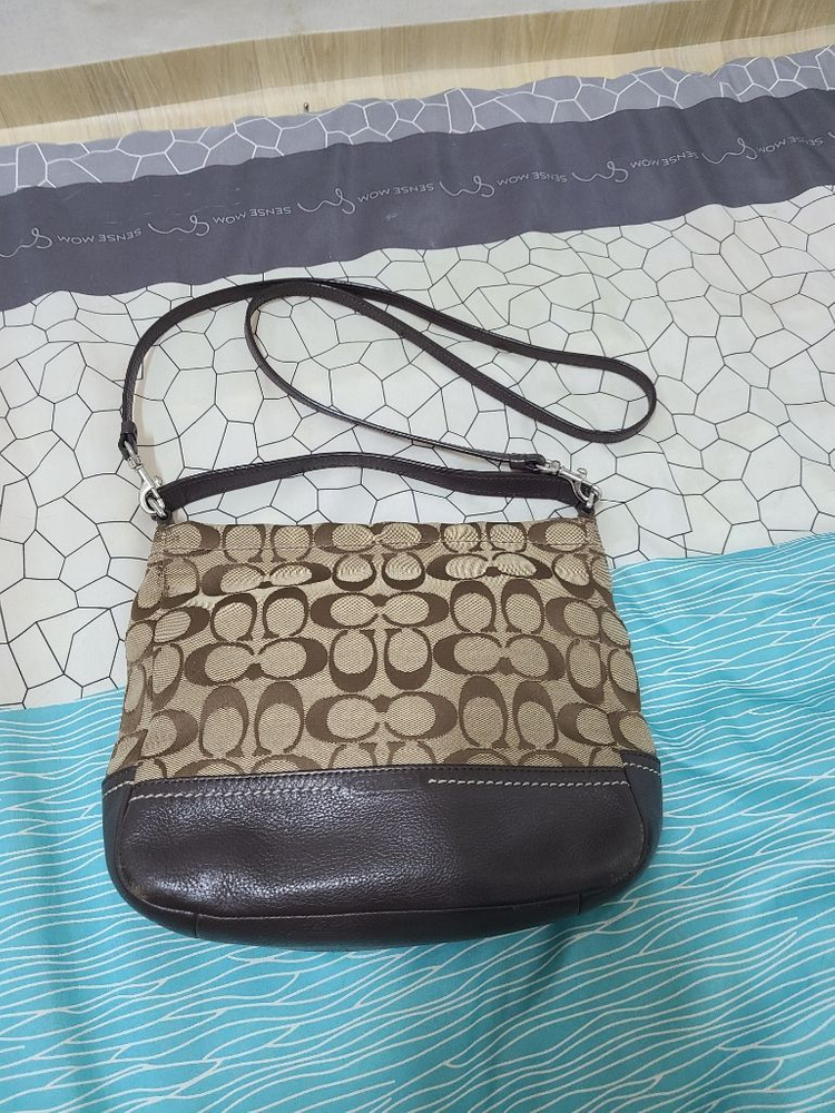 코치 토트백 크로스백 숄더백 가방 이미지