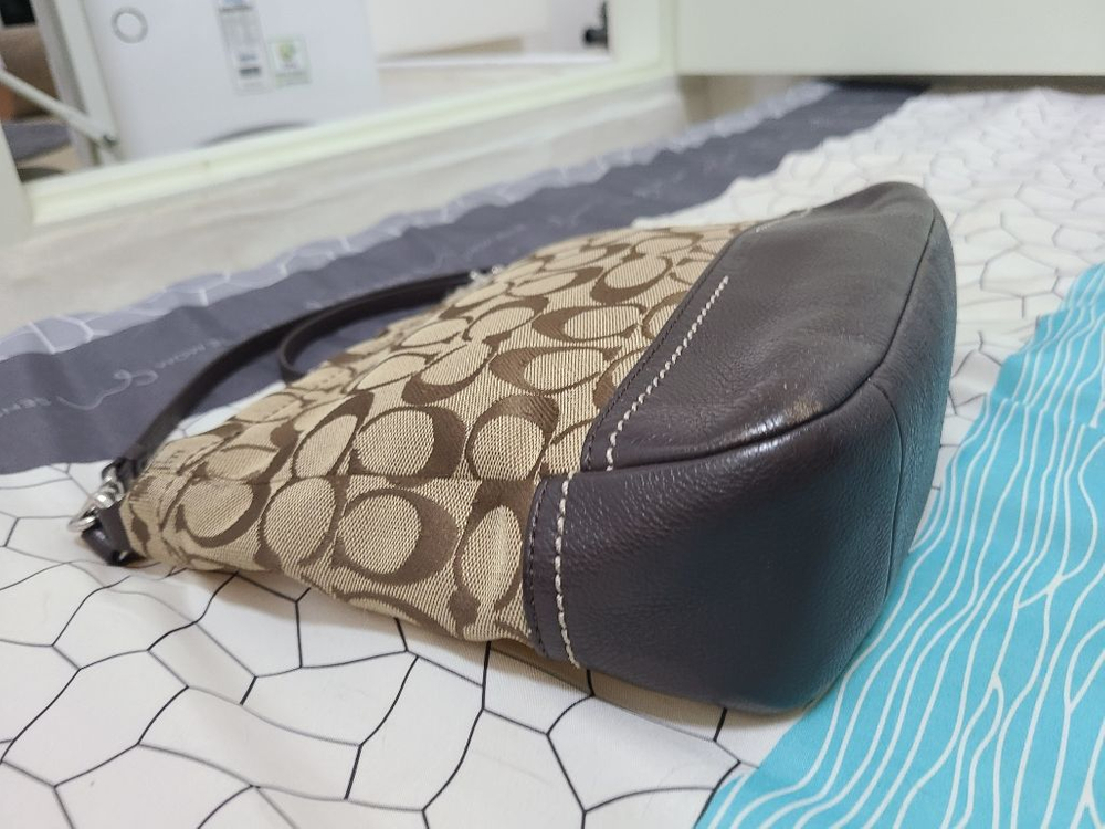 코치 토트백 크로스백 숄더백 가방 이미지