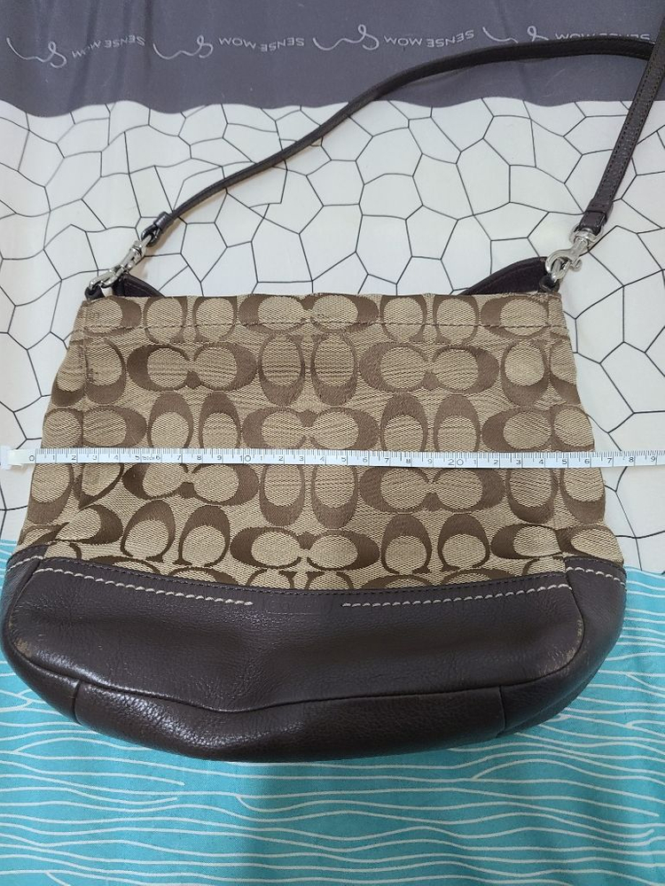 코치 토트백 크로스백 숄더백 가방 이미지