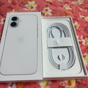 아이폰17에 들어있는 정품 c타입충전 케이블 악세사리 팝니다 새상품 이미지