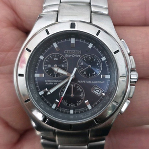 시티즌 (CITIZEN) 솔라 퍼페츄얼 에코드라이버 E819 고장 시계 이미지