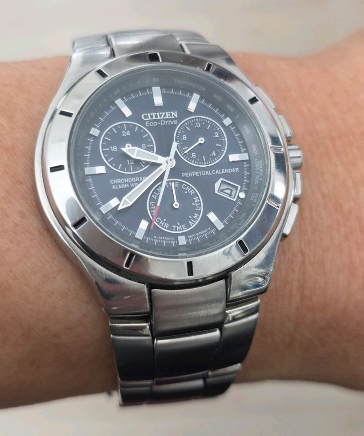 시티즌 (CITIZEN) 솔라 퍼페츄얼 에코드라이버 E819 고장 시계 이미지