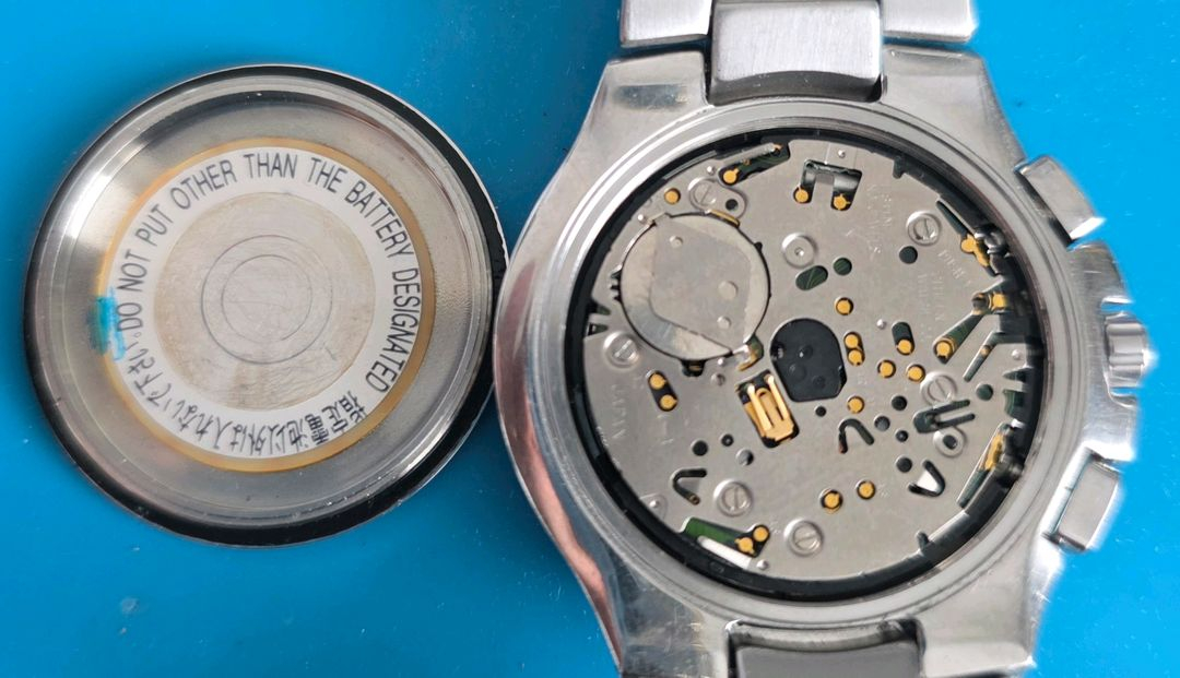 시티즌 (CITIZEN) 솔라 퍼페츄얼 에코드라이버 E819 고장 시계 이미지