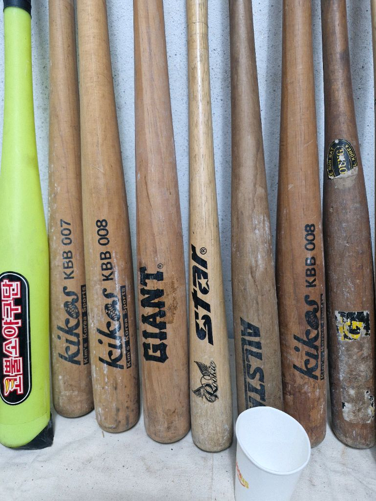 빈티지 사용제 야구 배트 합계 17개 입니다 이미지
