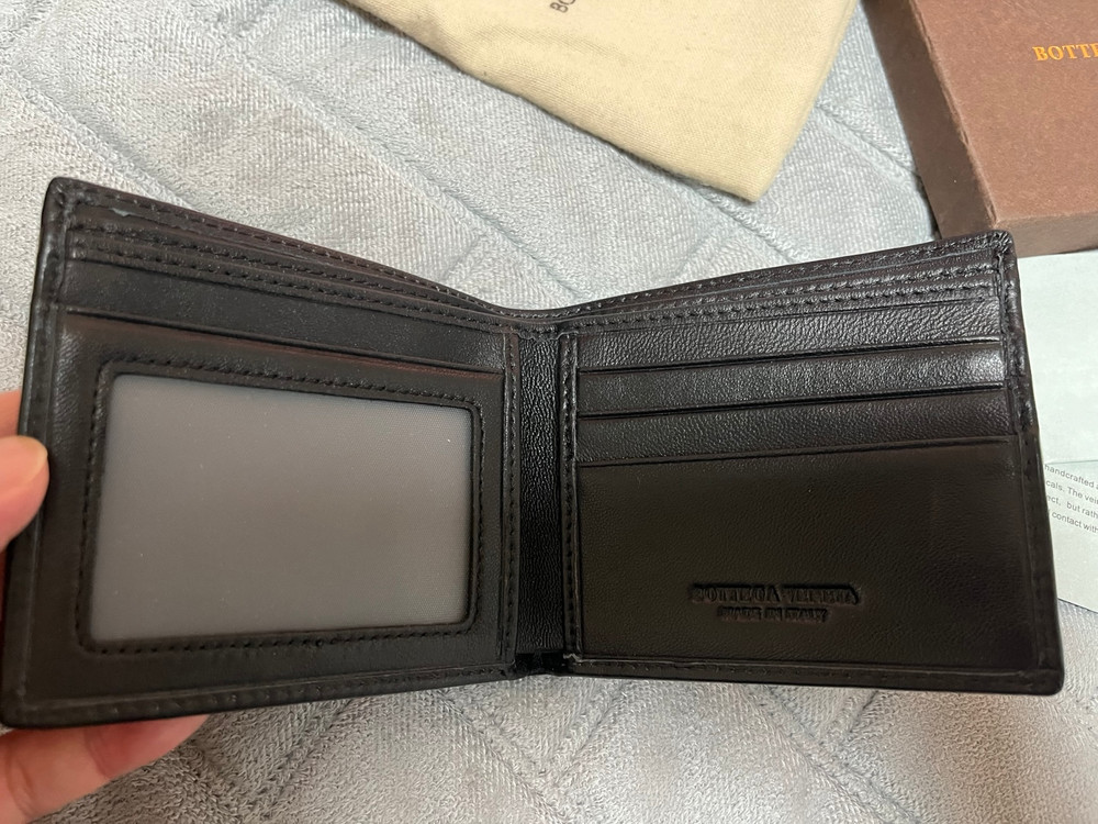 보테가 베네타 인트레치아토 블랙 레더 지갑 새제품 이미지