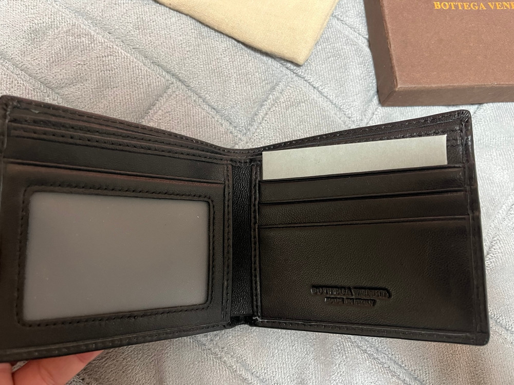 보테가 베네타 인트레치아토 블랙 레더 지갑 새제품 이미지