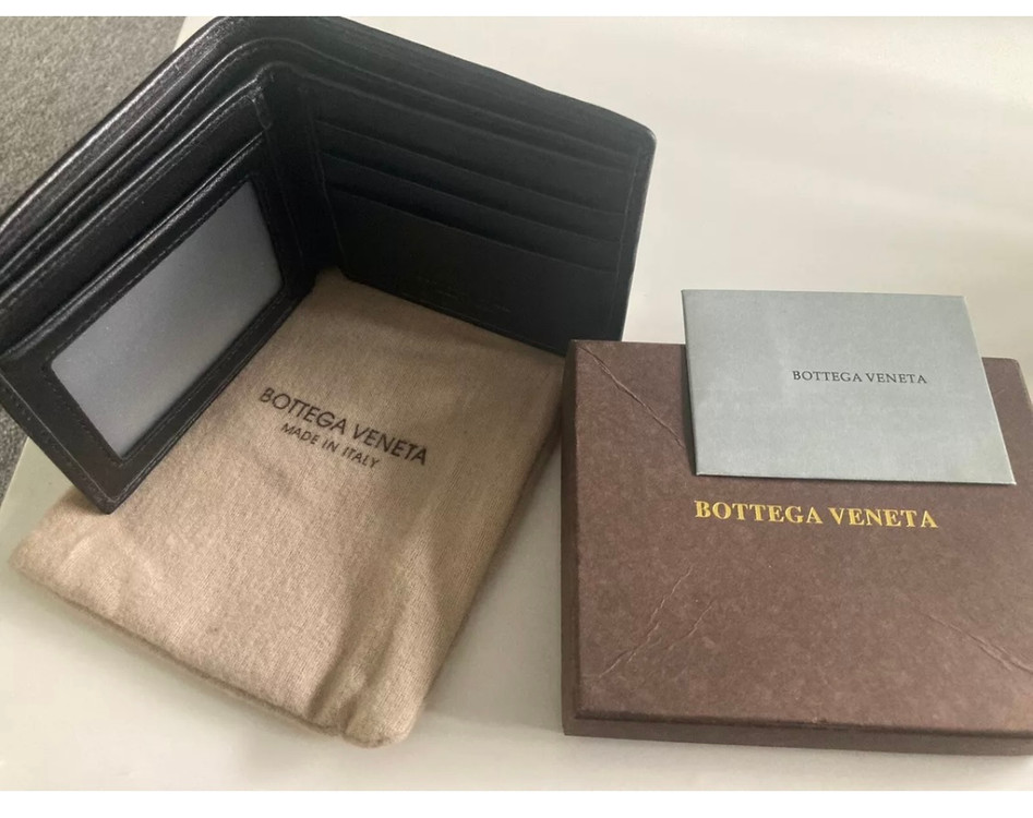 보테가 베네타 인트레치아토 블랙 레더 지갑 새제품 이미지