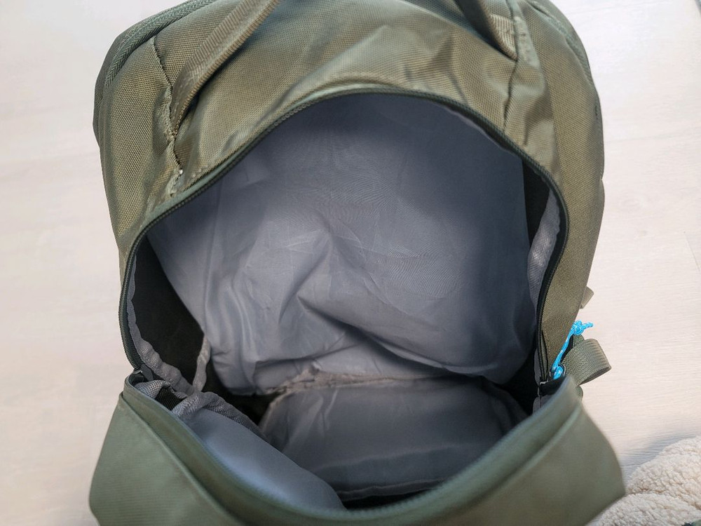 파타고니아 데이팩 가방 백백 카키색 새것 이미지