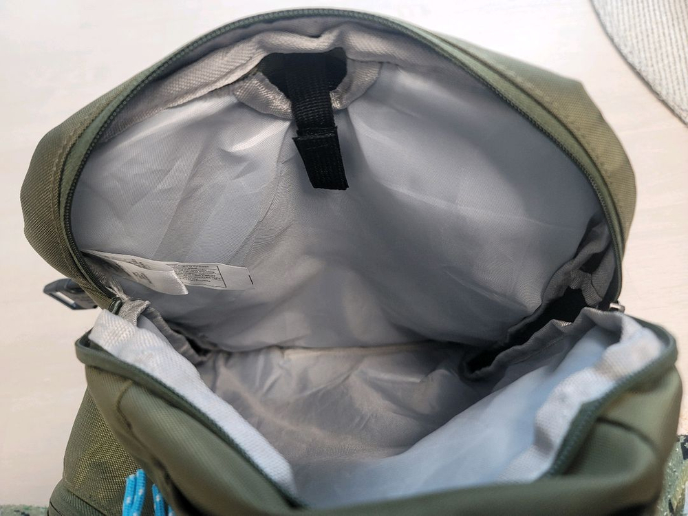 파타고니아 데이팩 가방 백백 카키색 새것 이미지