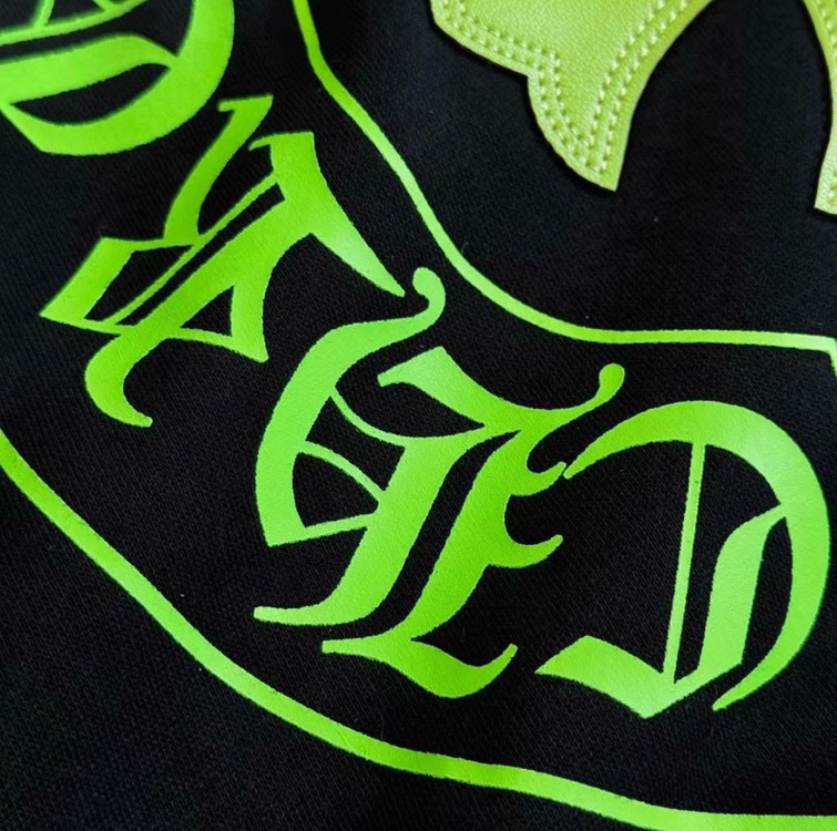 크롬하츠 익스클루시브 네온 레터링 후드 이미지