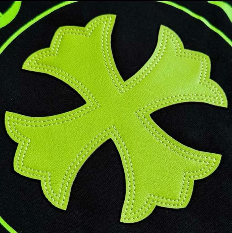 크롬하츠 익스클루시브 네온 레터링 후드 이미지