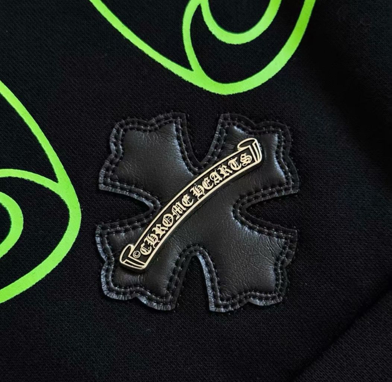 크롬하츠 익스클루시브 네온 레터링 후드 이미지