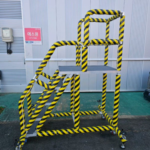 알미늄 이동식 계단 작업대, 고소 작업용 안전발판 이미지