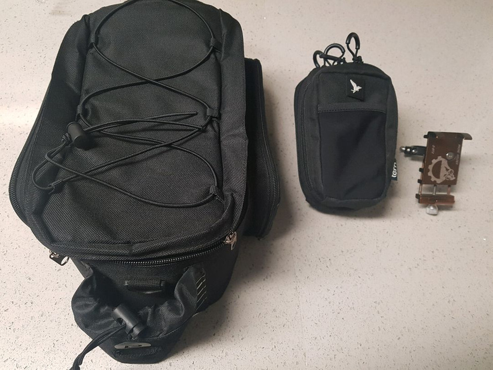 자전거 경보기, 라이트, 벨, 가방, 용품, 휠타이어 팝니다 이미지