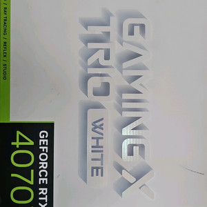 MSI RTX 4070Ti GAMING X TRIO WHITE 12GB 이미지