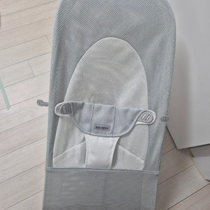 베이비뵨 바운서 메쉬 그레이 판매합니다 이미지