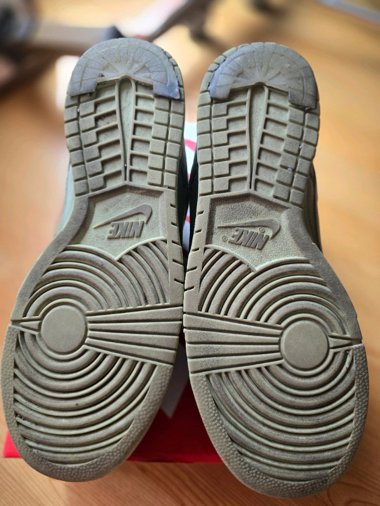 나이키 덩크로우 올리브 290 사이즈 팝니다 이미지