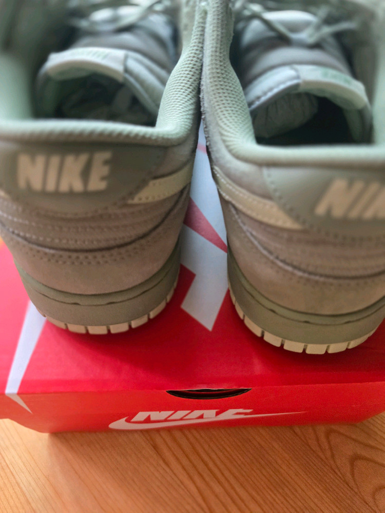 나이키 덩크로우 올리브 290 사이즈 팝니다 이미지