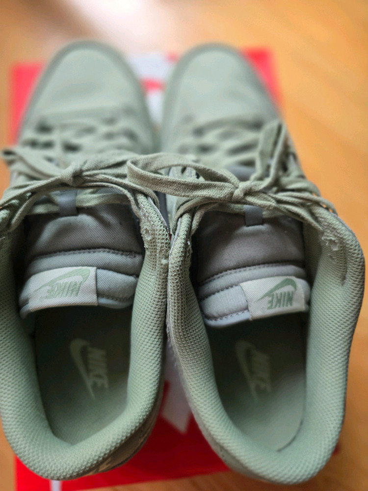 나이키 덩크로우 올리브 290 사이즈 팝니다 이미지