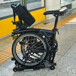 브롬톤 일렉트릭 올블랙 영국버전 2020 M2R 이미지