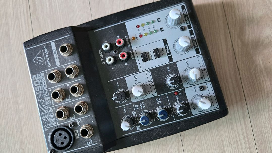 믹서 베링거 BEHRINGER XENYX502 이미지
