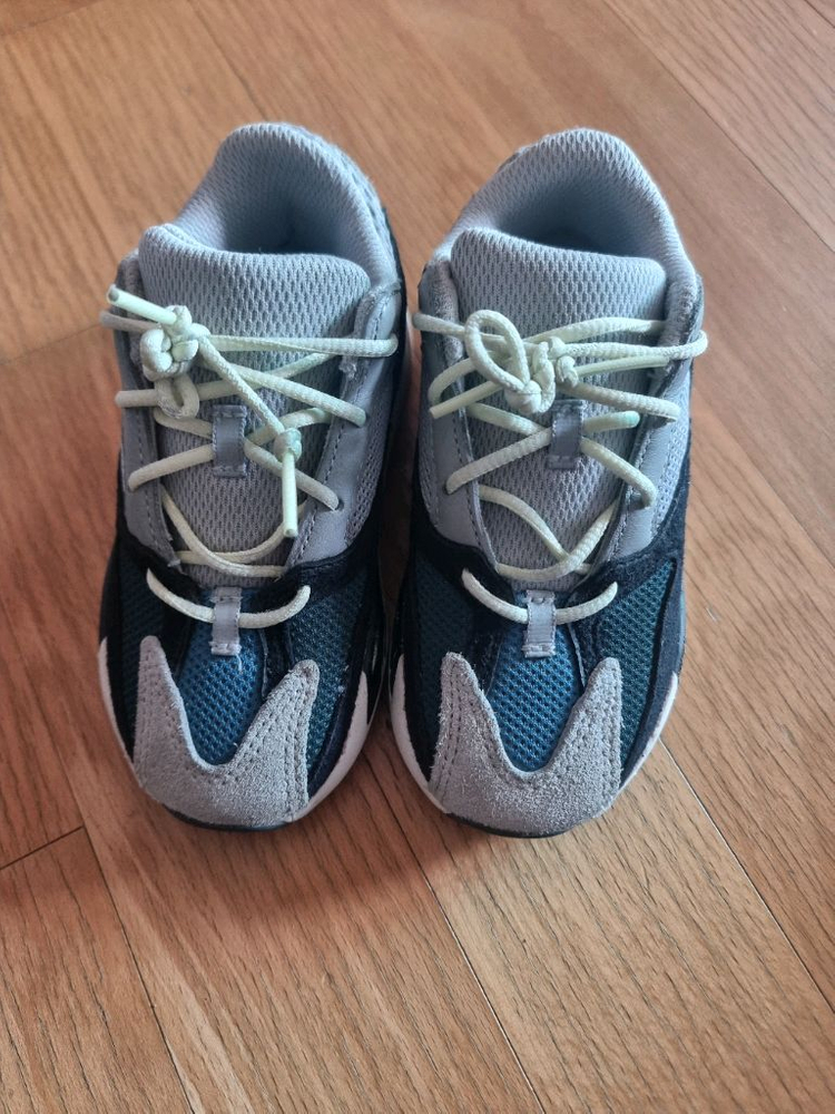 아디다스 이지700 웨이브러너 키즈운동화 150 이미지