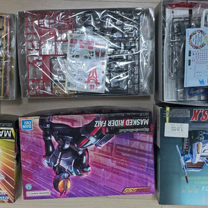 건담 등 프라모델 미개봉 일괄 판매(14만원)힙니다. 이미지