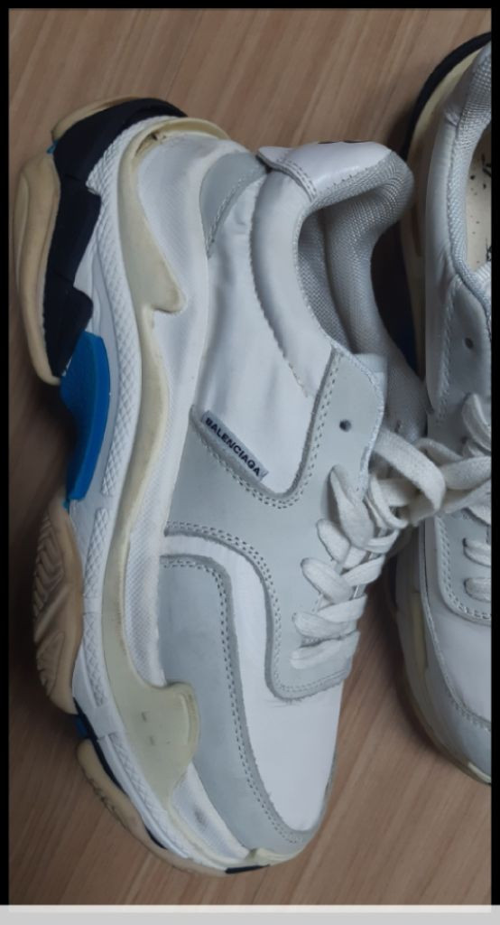 발렌시아가 트리플에스 스니커즈250 이미지