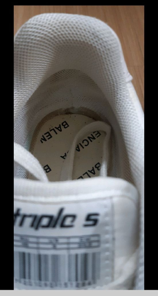 발렌시아가 트리플에스 스니커즈250 이미지