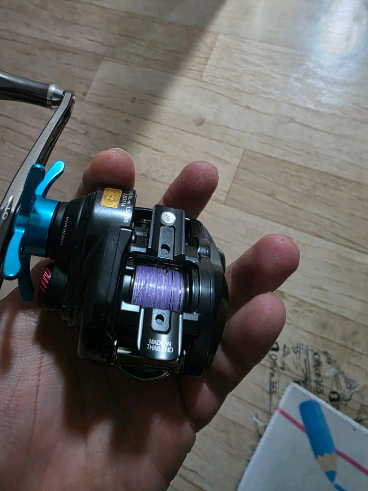 베이트캐스팅 릴 이미지