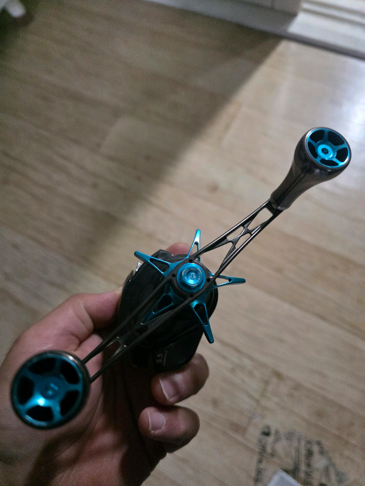 베이트캐스팅 릴 이미지