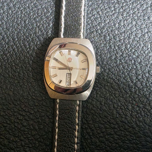 빈티지 오리지널 라도 콘웨이 자동시계팝니다. 이미지