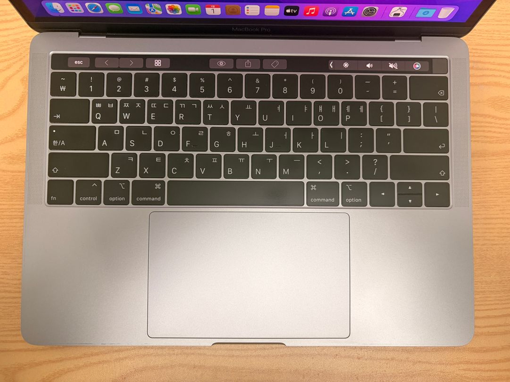 맥북프로 2018 13인치 (A1989) 이미지