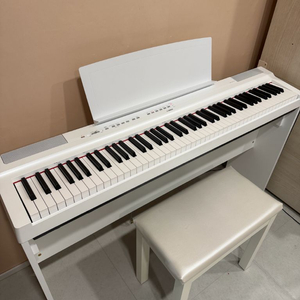 야마하 P125 화이트 디지털 피아노 이미지