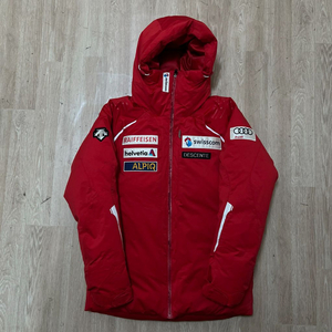 데상트 아우디 스위스 스키팀 덕다운 후드 패딩 S/90 이미지