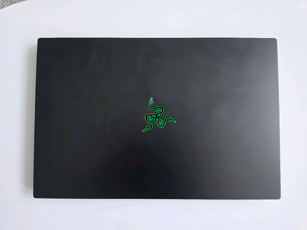 레이저 블레이드 15 4070 게이밍 노트북 판매 이미지