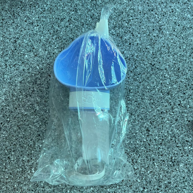 반려동물 산책 물병 이미지