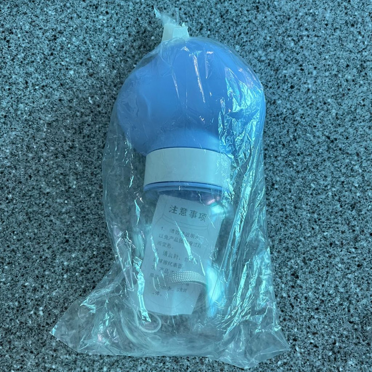 반려동물 산책 물병 이미지