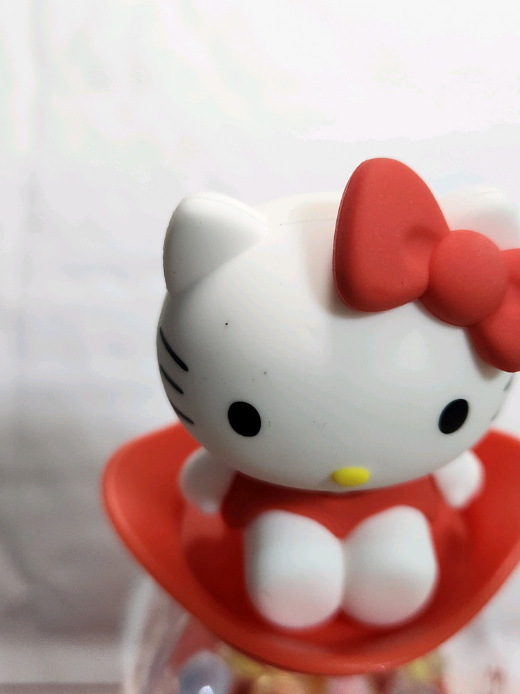 헬로키티 뽑기 기계 장난감 가챠 이미지