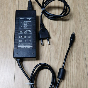 시티 전기 자전거용 42V AC/DC 어댑터 충전기 이미지