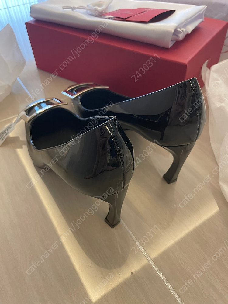 로저비비에 트럼펫 벨르 페이턴트 레더 펌프스 블랙 37 이미지