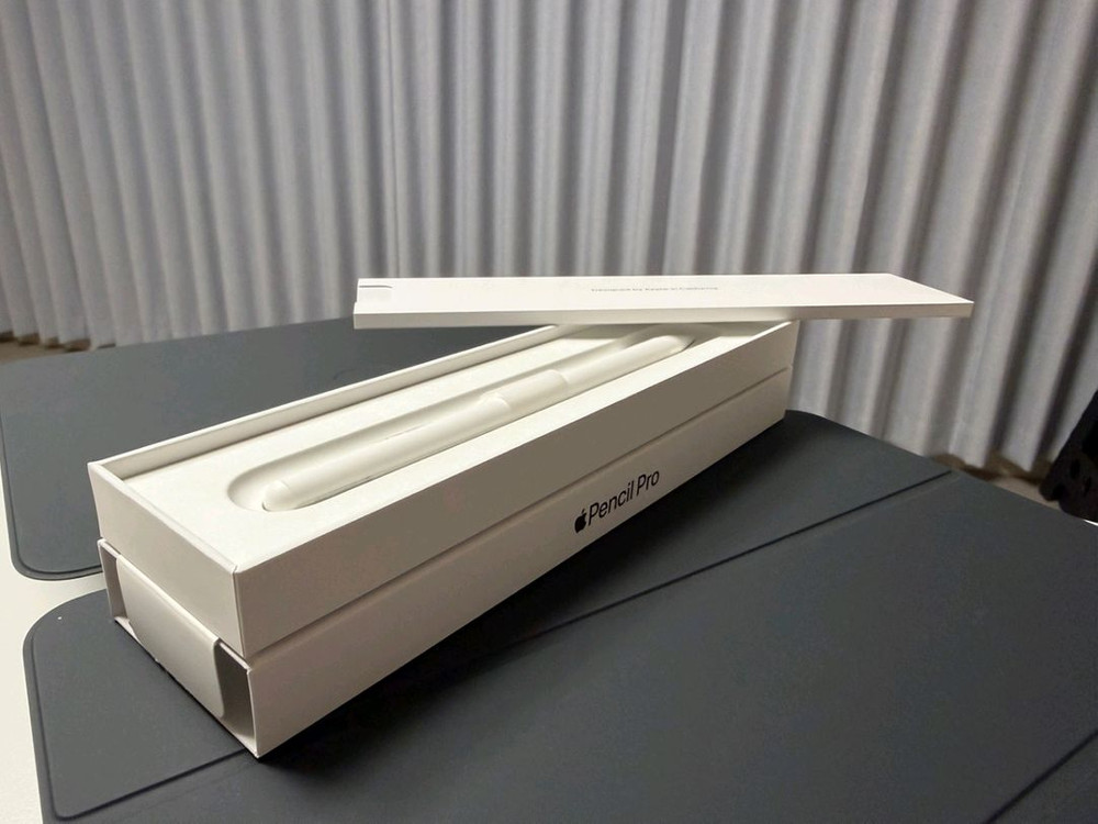 아이패드 프로 M4 11인치 256GB 셀룰러 및 악세서리 패키지 이미지