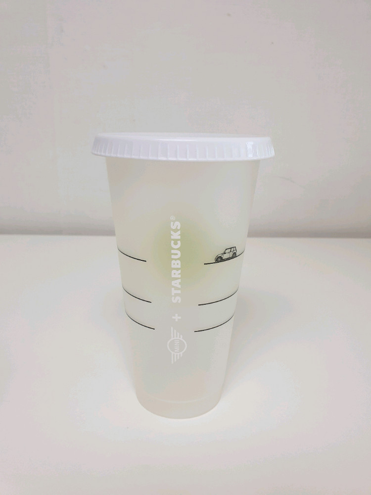 스타벅스 x 폭스바겐 미니 콜라보 콜드컵 이미지