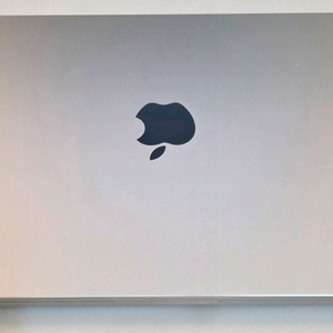 맥북프로 m4 max 14 64GB 2TB 16c CPU / 40c GPU 팝니다.(추가 구성품 있음) 이미지