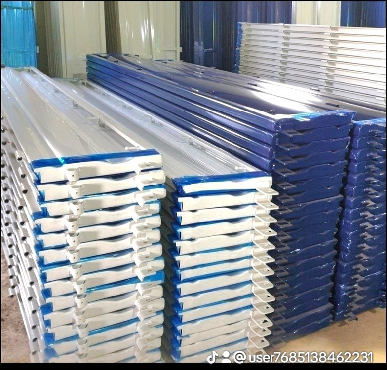 녹나고 찌그러진 화물차 적재함 교환하세요 적재함문짝 적재함날개 적재함난간대 통적재함 판매 이미지